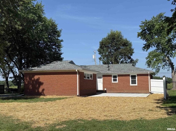 744 AIRPORT Road, Metropolis, Illinois 62960, 3 Bedrooms Bedrooms, 0 ,1 BathroomBathrooms,Residential,For Sale,AIRPORT,0,RMAEB459927