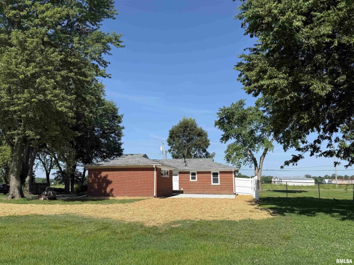 744 AIRPORT Road, Metropolis, Illinois 62960, 3 Bedrooms Bedrooms, 0 ,1 BathroomBathrooms,Residential,For Sale,AIRPORT,0,RMAEB459927
