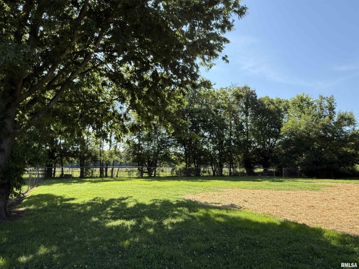 744 AIRPORT Road, Metropolis, Illinois 62960, 3 Bedrooms Bedrooms, 0 ,1 BathroomBathrooms,Residential,For Sale,AIRPORT,0,RMAEB459927