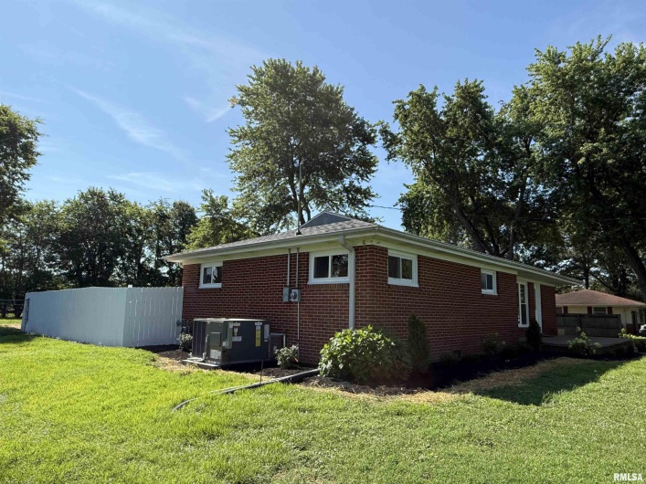 744 AIRPORT Road, Metropolis, Illinois 62960, 3 Bedrooms Bedrooms, 0 ,1 BathroomBathrooms,Residential,For Sale,AIRPORT,0,RMAEB459927