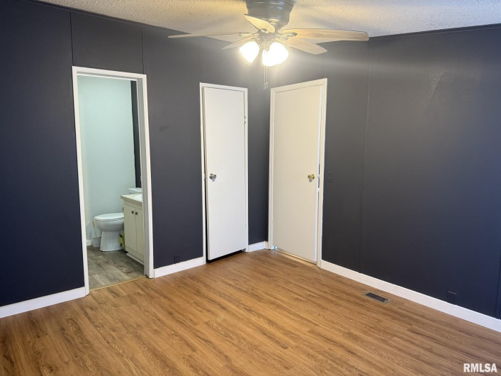 1215 FERRY Street, Metropolis, Illinois 62960, 3 Bedrooms Bedrooms, 0 ,2 BathroomsBathrooms,Residential,For Sale,FERRY,0,RMAEB459928