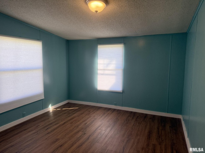 1215 FERRY Street, Metropolis, Illinois 62960, 3 Bedrooms Bedrooms, 0 ,2 BathroomsBathrooms,Residential,For Sale,FERRY,0,RMAEB459928