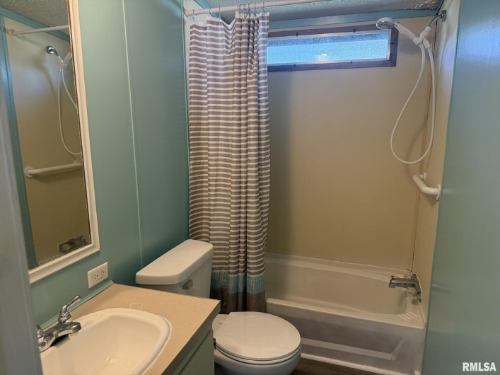 1215 FERRY Street, Metropolis, Illinois 62960, 3 Bedrooms Bedrooms, 0 ,2 BathroomsBathrooms,Residential,For Sale,FERRY,0,RMAEB459928