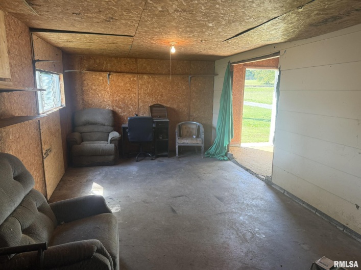 1215 FERRY Street, Metropolis, Illinois 62960, 3 Bedrooms Bedrooms, 0 ,2 BathroomsBathrooms,Residential,For Sale,FERRY,0,RMAEB459928