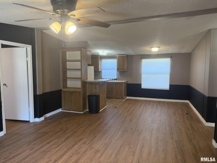 1215 FERRY Street, Metropolis, Illinois 62960, 3 Bedrooms Bedrooms, 0 ,2 BathroomsBathrooms,Residential,For Sale,FERRY,0,RMAEB459928