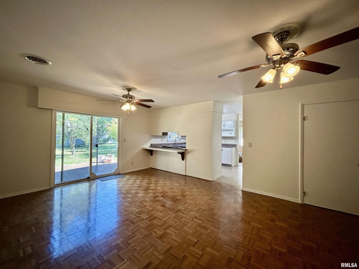 611 TERRACE Drive, Carbondale, Illinois 62901, 3 Bedrooms Bedrooms, 0 ,2 BathroomsBathrooms,Residential,For Sale,TERRACE,0,RMAEB459929