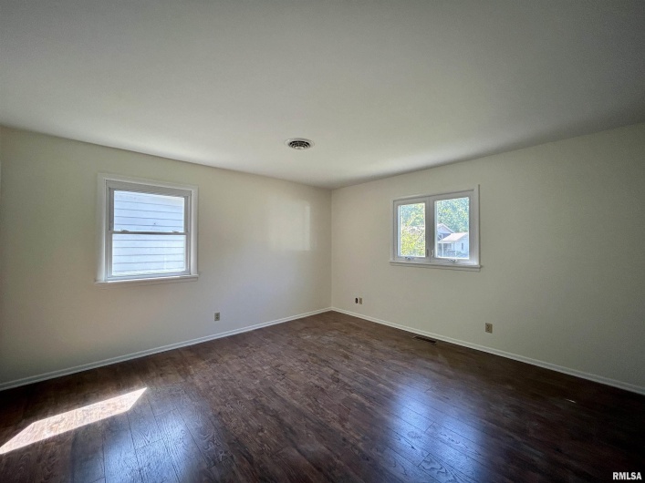 611 TERRACE Drive, Carbondale, Illinois 62901, 3 Bedrooms Bedrooms, 0 ,2 BathroomsBathrooms,Residential,For Sale,TERRACE,0,RMAEB459929