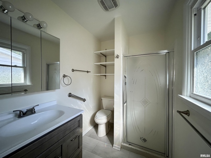 611 TERRACE Drive, Carbondale, Illinois 62901, 3 Bedrooms Bedrooms, 0 ,2 BathroomsBathrooms,Residential,For Sale,TERRACE,0,RMAEB459929