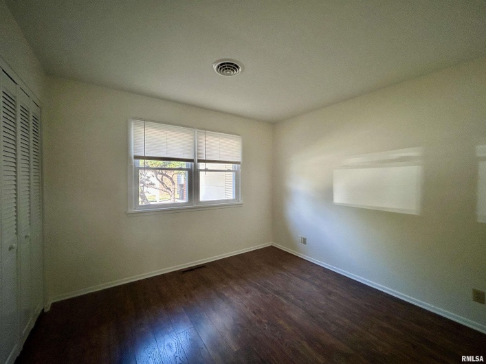 611 TERRACE Drive, Carbondale, Illinois 62901, 3 Bedrooms Bedrooms, 0 ,2 BathroomsBathrooms,Residential,For Sale,TERRACE,0,RMAEB459929