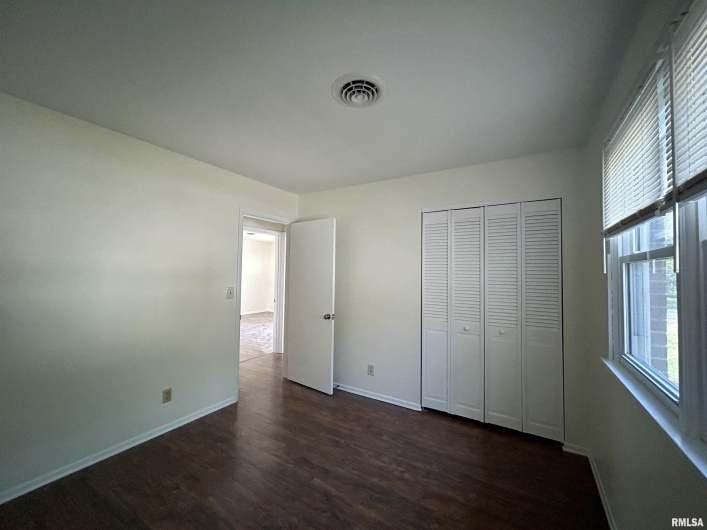 611 TERRACE Drive, Carbondale, Illinois 62901, 3 Bedrooms Bedrooms, 0 ,2 BathroomsBathrooms,Residential,For Sale,TERRACE,0,RMAEB459929