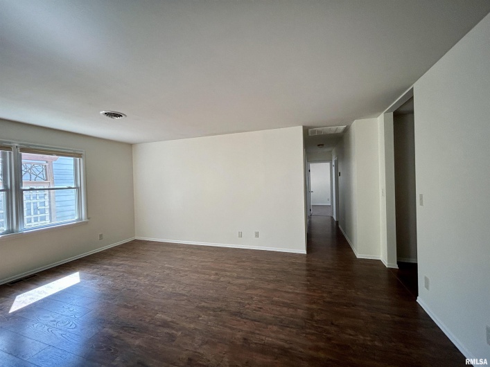 611 TERRACE Drive, Carbondale, Illinois 62901, 3 Bedrooms Bedrooms, 0 ,2 BathroomsBathrooms,Residential,For Sale,TERRACE,0,RMAEB459929