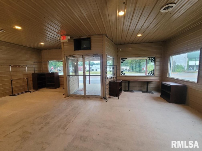 214 MAIN Street, Elizabethtown, Illinois 62931, 0 , 0 ,0,Commercial Sale,For Sale,MAIN,0,RMAEB459932