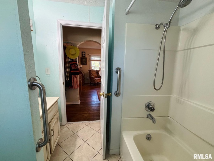 104 WALKER Street, Cobden, Illinois 62920, 2 Bedrooms Bedrooms, 0 ,1 BathroomBathrooms,Residential,For Sale,WALKER,0,RMAEB459938