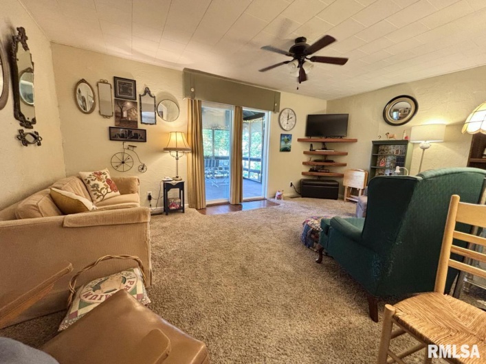 104 WALKER Street, Cobden, Illinois 62920, 2 Bedrooms Bedrooms, 0 ,1 BathroomBathrooms,Residential,For Sale,WALKER,0,RMAEB459938