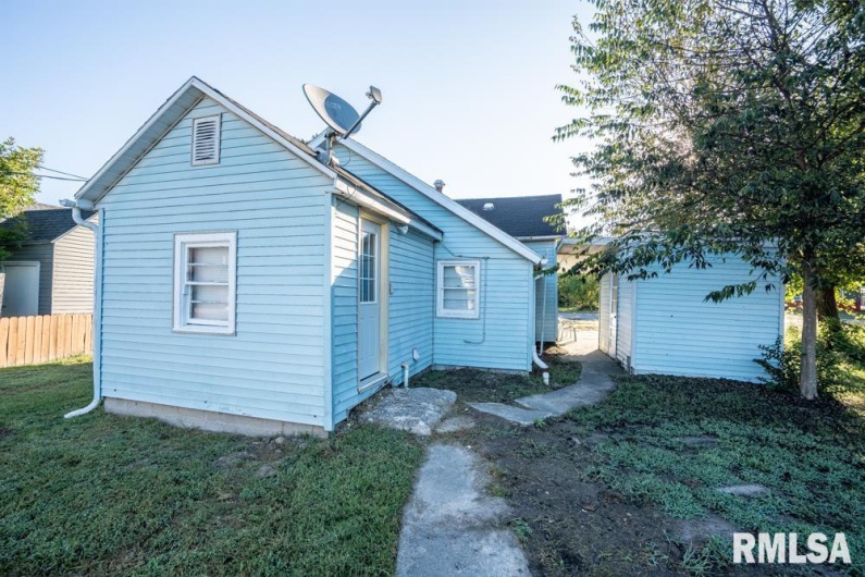 111 5TH Street, Elkville, Illinois 62932, 1 Bedroom Bedrooms, 0 ,1 BathroomBathrooms,Residential,For Sale,5TH,0,RMAQC4267892