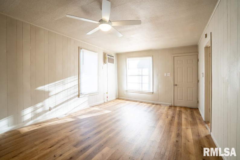 111 5TH Street, Elkville, Illinois 62932, 1 Bedroom Bedrooms, 0 ,1 BathroomBathrooms,Residential,For Sale,5TH,0,RMAQC4267892