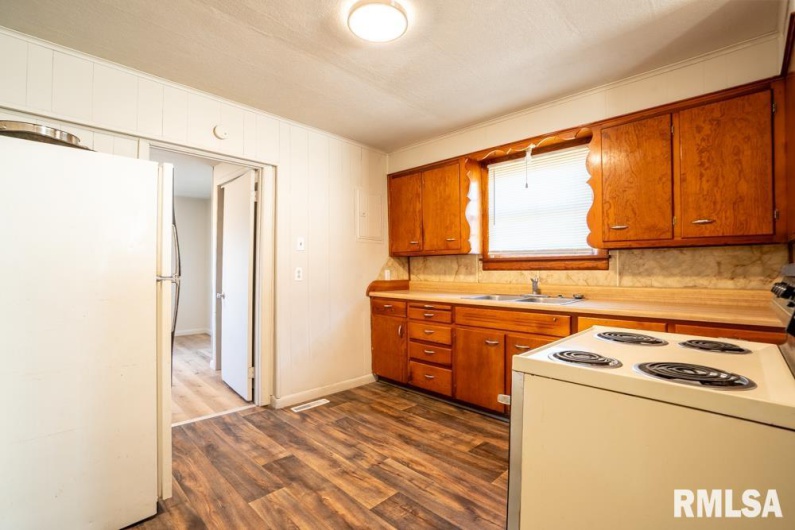 111 5TH Street, Elkville, Illinois 62932, 1 Bedroom Bedrooms, 0 ,1 BathroomBathrooms,Residential,For Sale,5TH,0,RMAQC4267892
