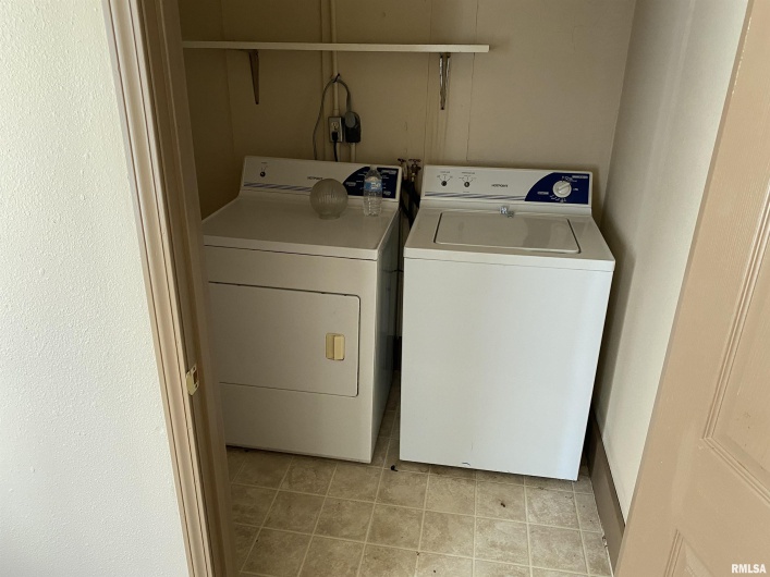 505 Rawlings Street, Carbondale, Illinois 62901, 3 Bedrooms Bedrooms, 0 ,1 BathroomBathrooms,Residential,For Sale,Rawlings,0,RMAEB445464