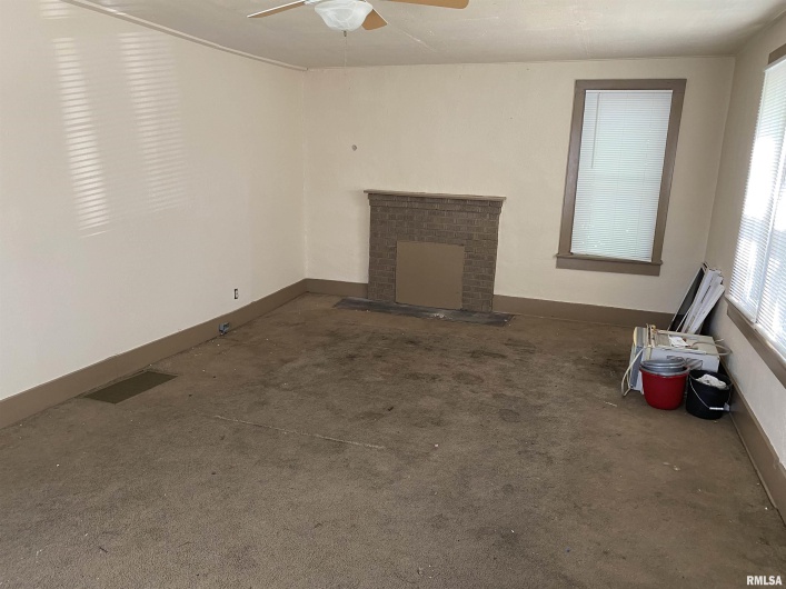 505 Rawlings Street, Carbondale, Illinois 62901, 3 Bedrooms Bedrooms, 0 ,1 BathroomBathrooms,Residential,For Sale,Rawlings,0,RMAEB445464