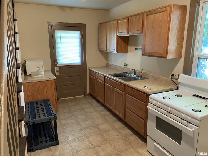 505 Rawlings Street, Carbondale, Illinois 62901, 3 Bedrooms Bedrooms, 0 ,1 BathroomBathrooms,Residential,For Sale,Rawlings,0,RMAEB445464