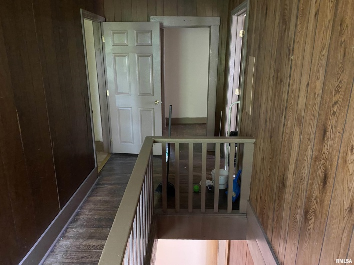 505 Rawlings Street, Carbondale, Illinois 62901, 3 Bedrooms Bedrooms, 0 ,1 BathroomBathrooms,Residential,For Sale,Rawlings,0,RMAEB445464