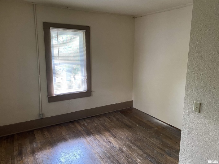 505 Rawlings Street, Carbondale, Illinois 62901, 3 Bedrooms Bedrooms, 0 ,1 BathroomBathrooms,Residential,For Sale,Rawlings,0,RMAEB445464