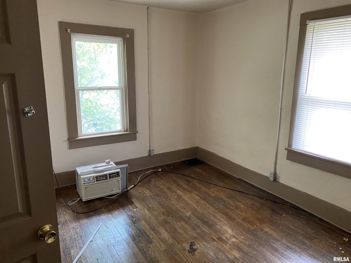 505 Rawlings Street, Carbondale, Illinois 62901, 3 Bedrooms Bedrooms, 0 ,1 BathroomBathrooms,Residential,For Sale,Rawlings,0,RMAEB445464