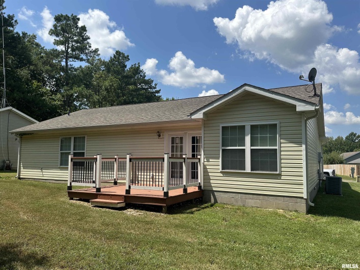 2020 Creekwood Drive, Carbondale, Illinois 62901, 3 Bedrooms Bedrooms, 0 ,2 BathroomsBathrooms,Residential,For Sale,Creekwood,0,RMAEB459203