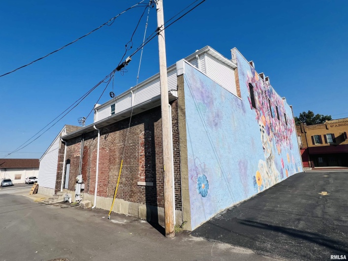 305 MAIN Street, Marion, Illinois 62959, 0 , 0 ,0,Commercial Sale,For Sale,MAIN,0,RMAEB459946