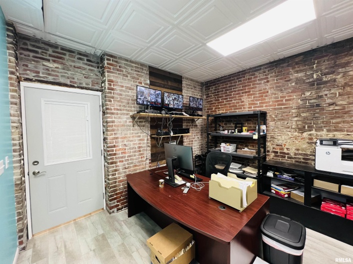305 MAIN Street, Marion, Illinois 62959, 0 , 0 ,0,Commercial Sale,For Sale,MAIN,0,RMAEB459946