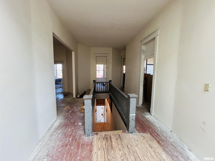 305 MAIN Street, Marion, Illinois 62959, 0 , 0 ,0,Commercial Sale,For Sale,MAIN,0,RMAEB459946