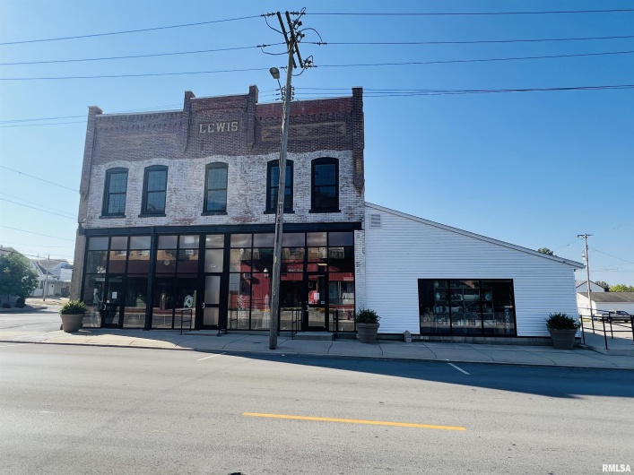 305 MAIN Street, Marion, Illinois 62959, 0 , 0 ,0,Commercial Sale,For Sale,MAIN,0,RMAEB459946