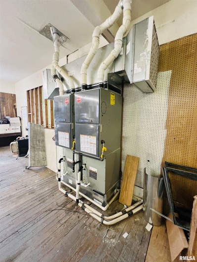 305 MAIN Street, Marion, Illinois 62959, 0 , 0 ,0,Commercial Sale,For Sale,MAIN,0,RMAEB459946