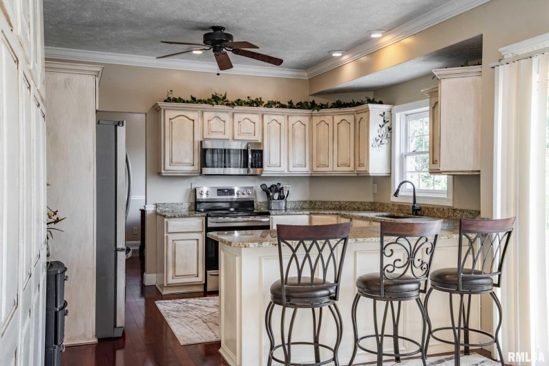 2532 Tyler Bridge Road, Creal Springs, Illinois 62922, 4 Bedrooms Bedrooms, 0 ,3 BathroomsBathrooms,Residential,For Sale,Tyler Bridge,0,RMAQC4267926