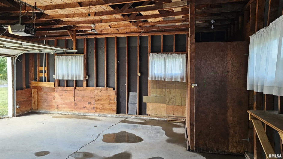520 27TH Street, Herrin, Illinois 62948, 3 Bedrooms Bedrooms, 0 ,1 BathroomBathrooms,Residential,For Sale,27TH,0,RMAEB459950