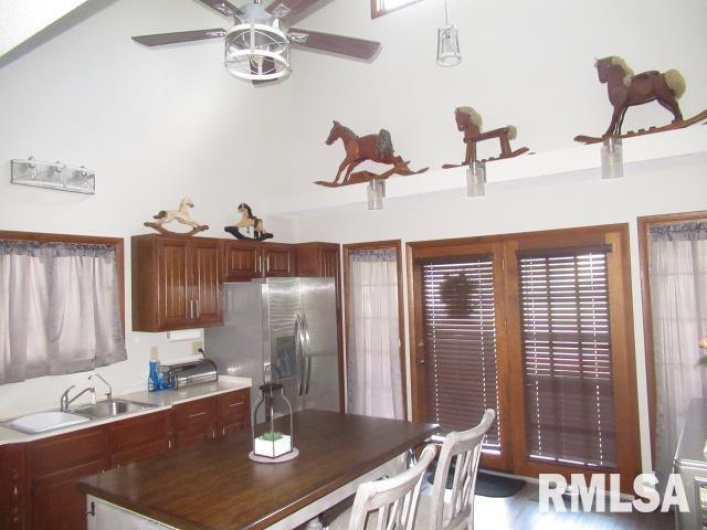 209 8TH Street, Herrin, Illinois 62948, 2 Bedrooms Bedrooms, 0 ,2 BathroomsBathrooms,Residential,For Sale,8TH,0,RMAEB458670