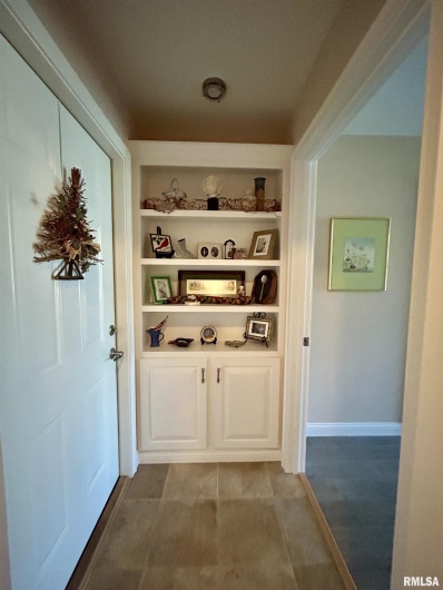 50 Hawthorn Hollow Road, Carbondale, Illinois 62903, 3 Bedrooms Bedrooms, 0 ,3 BathroomsBathrooms,Residential,For Sale,Hawthorn Hollow,0,RMAEB459959