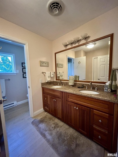 50 Hawthorn Hollow Road, Carbondale, Illinois 62903, 3 Bedrooms Bedrooms, 0 ,3 BathroomsBathrooms,Residential,For Sale,Hawthorn Hollow,0,RMAEB459959