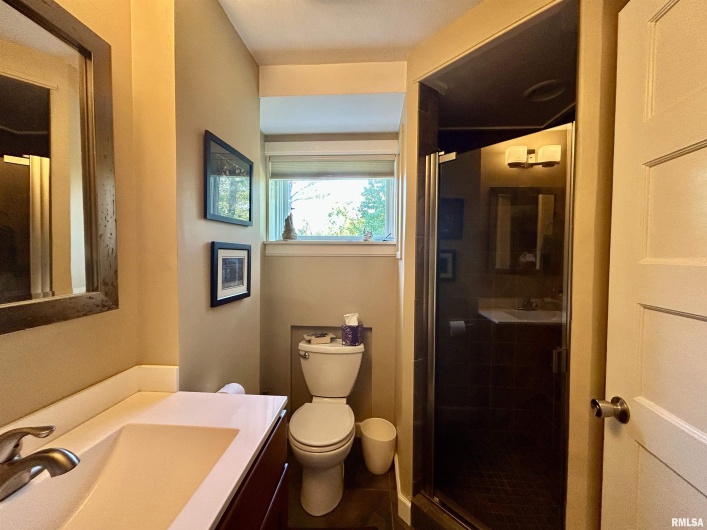 50 Hawthorn Hollow Road, Carbondale, Illinois 62903, 3 Bedrooms Bedrooms, 0 ,3 BathroomsBathrooms,Residential,For Sale,Hawthorn Hollow,0,RMAEB459959