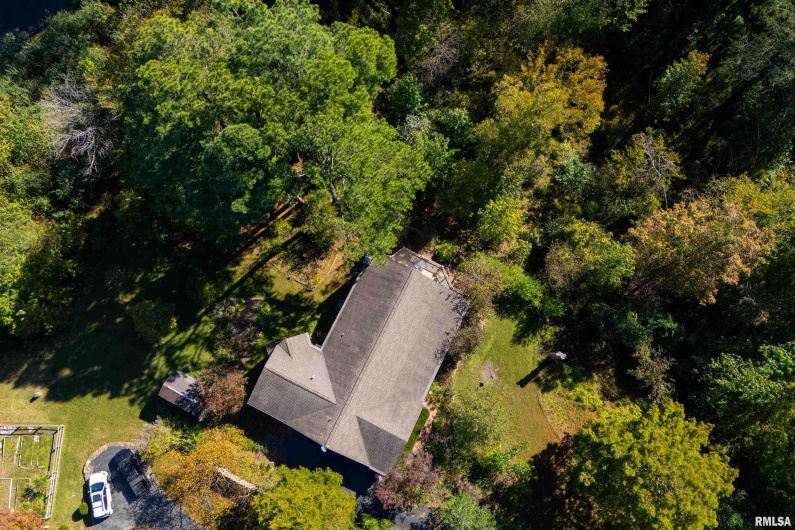 50 Hawthorn Hollow Road, Carbondale, Illinois 62903, 3 Bedrooms Bedrooms, 0 ,3 BathroomsBathrooms,Residential,For Sale,Hawthorn Hollow,0,RMAEB459959