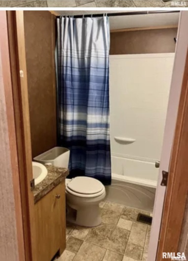 615 LIBERTY Road, Harrisburg, Illinois 62946, 3 Bedrooms Bedrooms, 0 ,2 BathroomsBathrooms,Residential,For Sale,LIBERTY,0,RMAEB459954
