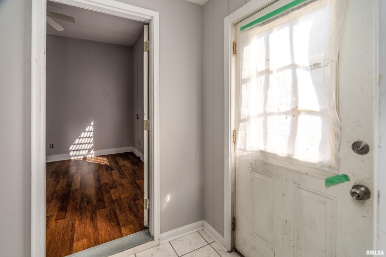 609 POPLAR Street, Carbondale, Illinois 62901, 6 Bedrooms Bedrooms, 0 ,5 BathroomsBathrooms,Residential,For Sale,POPLAR,0,RMAEB459957