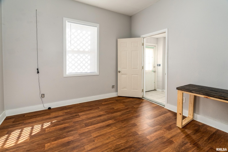 609 POPLAR Street, Carbondale, Illinois 62901, 6 Bedrooms Bedrooms, 0 ,5 BathroomsBathrooms,Residential,For Sale,POPLAR,0,RMAEB459957