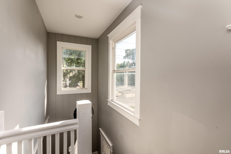 609 POPLAR Street, Carbondale, Illinois 62901, 6 Bedrooms Bedrooms, 0 ,5 BathroomsBathrooms,Residential,For Sale,POPLAR,0,RMAEB459957