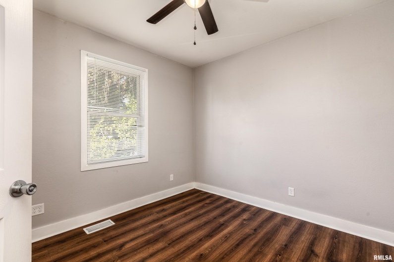 609 POPLAR Street, Carbondale, Illinois 62901, 6 Bedrooms Bedrooms, 0 ,5 BathroomsBathrooms,Residential,For Sale,POPLAR,0,RMAEB459957