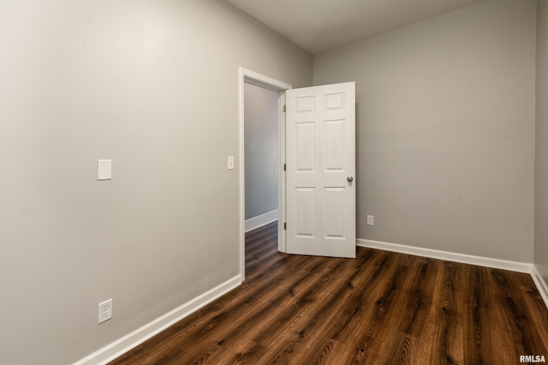 609 POPLAR Street, Carbondale, Illinois 62901, 6 Bedrooms Bedrooms, 0 ,5 BathroomsBathrooms,Residential,For Sale,POPLAR,0,RMAEB459957