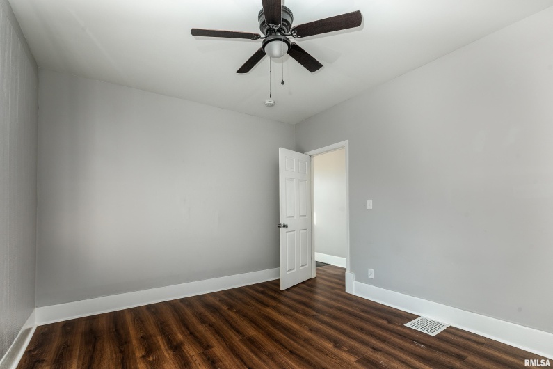 609 POPLAR Street, Carbondale, Illinois 62901, 6 Bedrooms Bedrooms, 0 ,5 BathroomsBathrooms,Residential,For Sale,POPLAR,0,RMAEB459957
