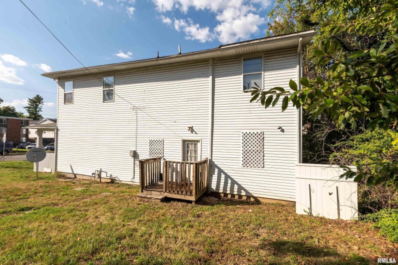 609 POPLAR Street, Carbondale, Illinois 62901, 6 Bedrooms Bedrooms, 0 ,5 BathroomsBathrooms,Residential,For Sale,POPLAR,0,RMAEB459957
