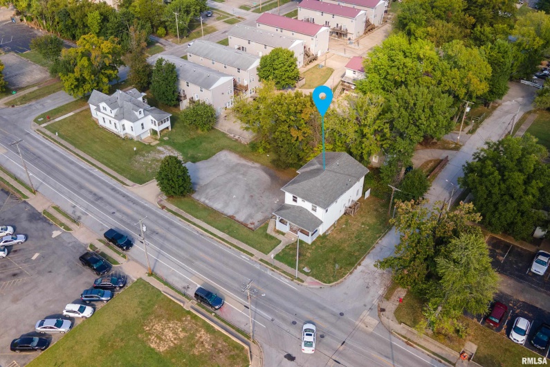 609 POPLAR Street, Carbondale, Illinois 62901, 6 Bedrooms Bedrooms, 0 ,5 BathroomsBathrooms,Residential,For Sale,POPLAR,0,RMAEB459957