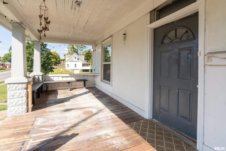 609 POPLAR Street, Carbondale, Illinois 62901, 6 Bedrooms Bedrooms, 0 ,5 BathroomsBathrooms,Residential,For Sale,POPLAR,0,RMAEB459957